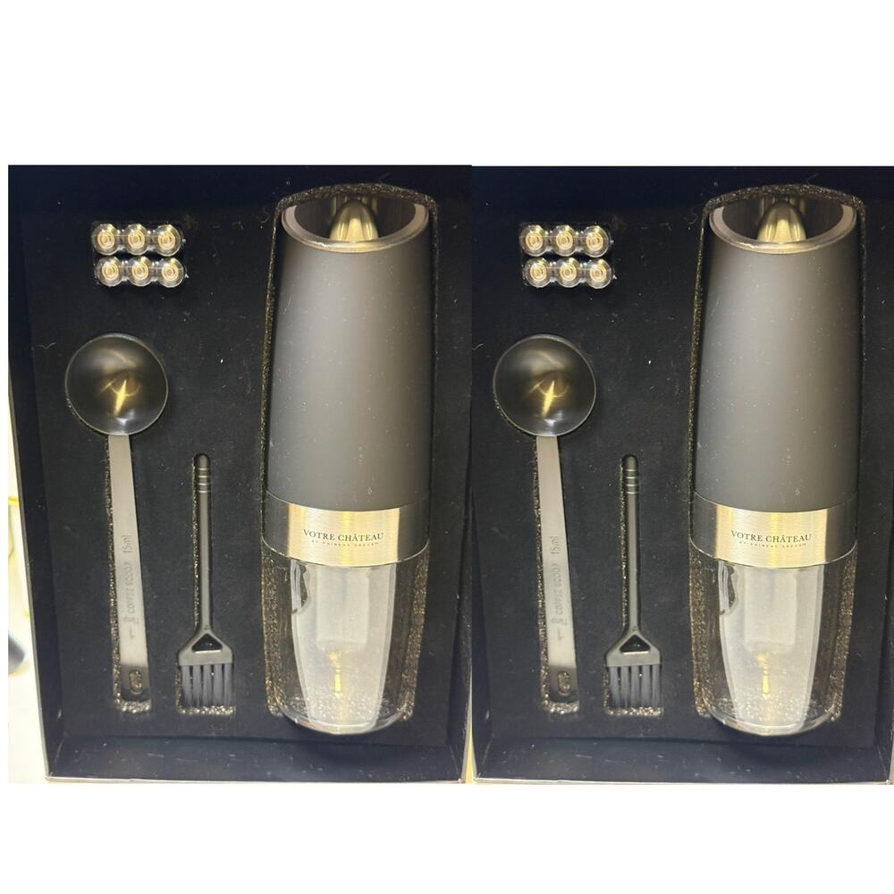Votre Château Electric Salt/Pepper Grinder w Spice Scoop & Cleang Brush SET- NEW